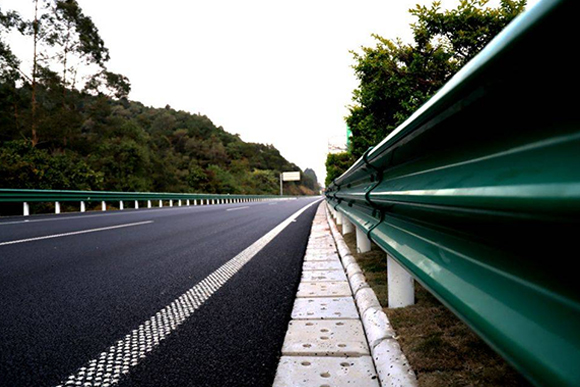 普洱高速公路护栏的常用类型